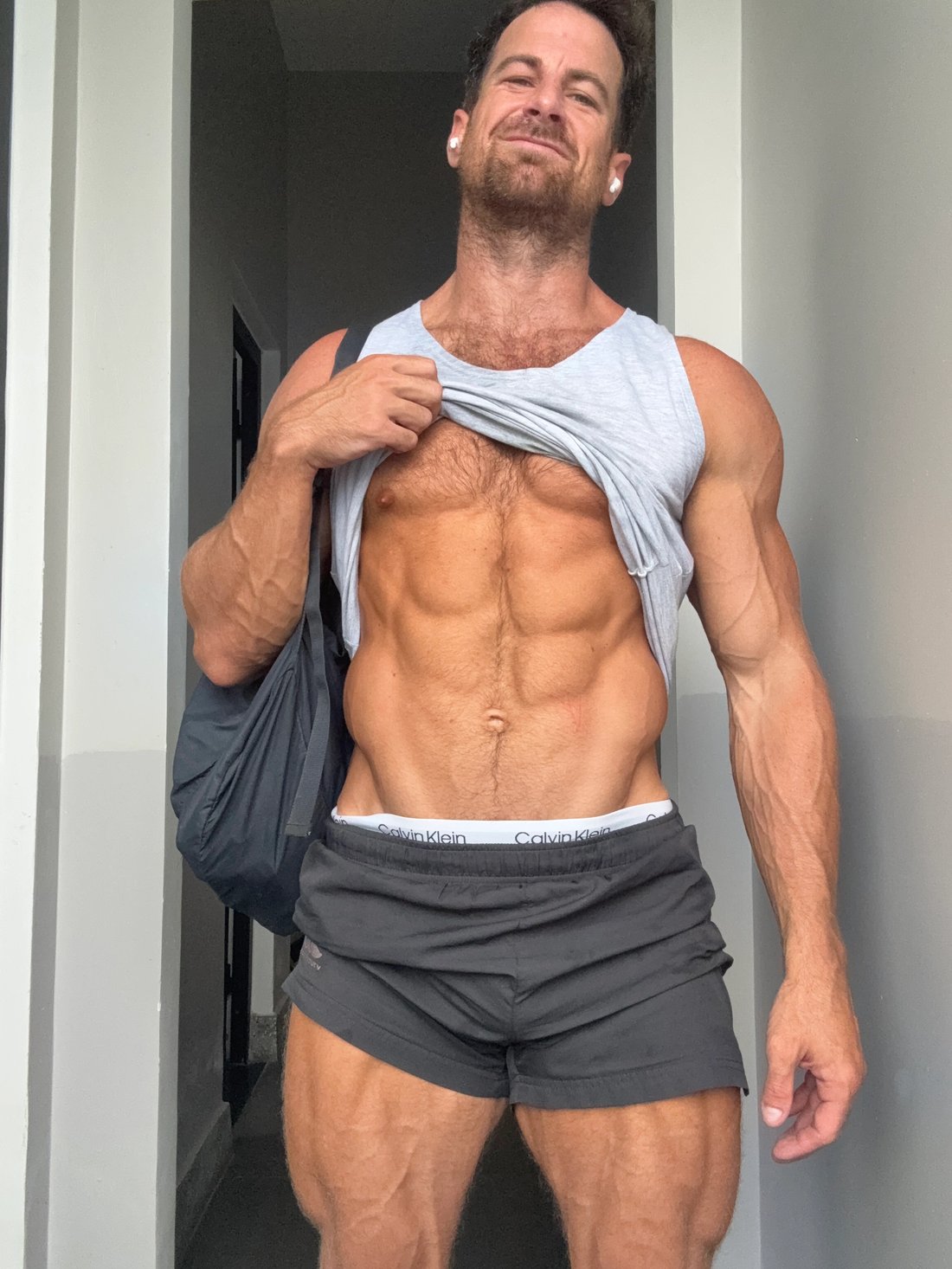 Lee, personal trainer